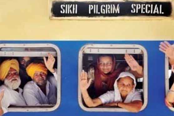 Sikh pilgrims arrive in Nankana Sahib