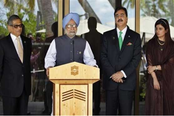 Gilani, Singh optimistic about Pak-India future ties