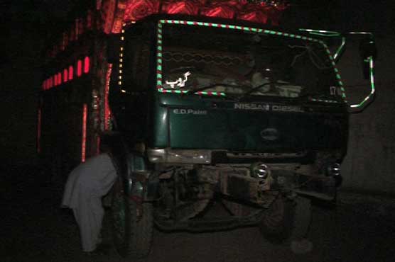 Karachi: Police seize truck holding several kilos of heroin 