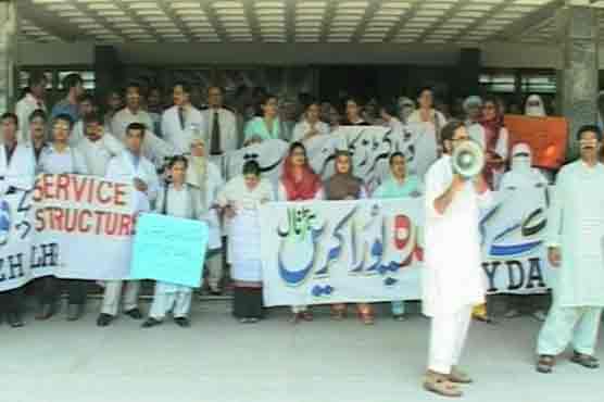Sheikh Zayed doctors continue strike