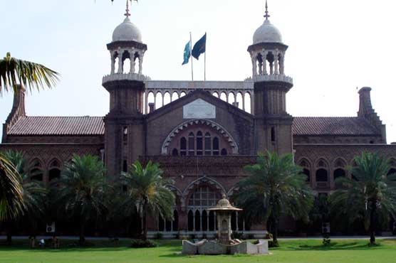 Traffic warden love marriage case: LHC permits couple living together