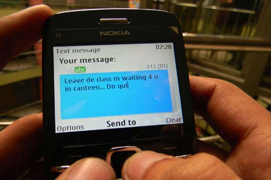 Pakistan bans 'obscene' words on cell phone texts