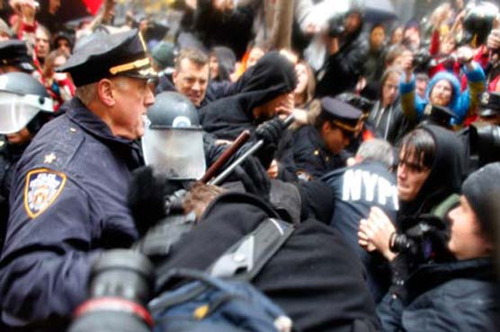 Police brutally tries to suppress Occupy Wall Street protestors