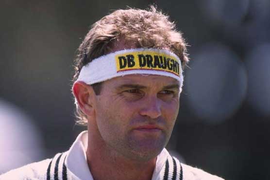 Crowe's cricket comeback ends with injury