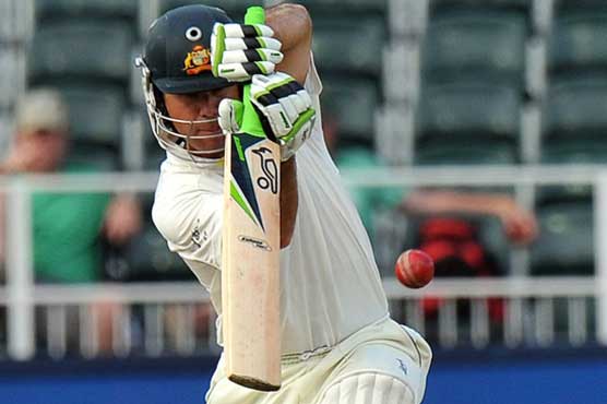 Australia fights to send series to final day