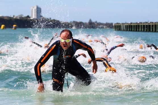 New Zealand's Hewitt, Gemmell wins WCup triathlon