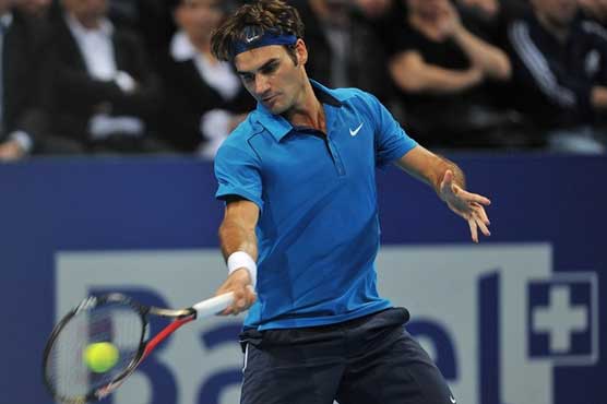 Federer beats Tsonga in 3 sets at ATP finals