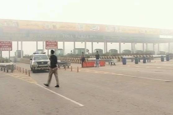Peshawar: Dense fog at Motorway