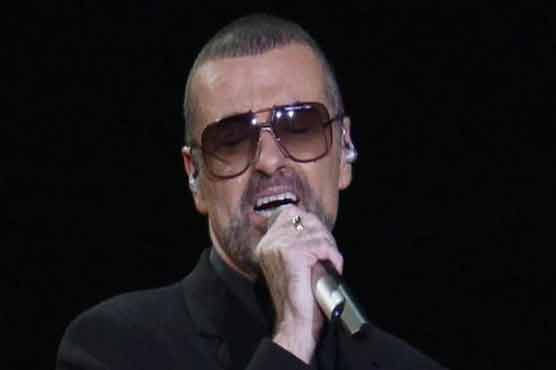 Singer George Michael has pneumonia, postpones gigs