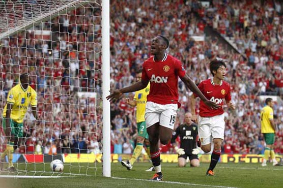 Unconvincing Man United beats Norwich 2-0