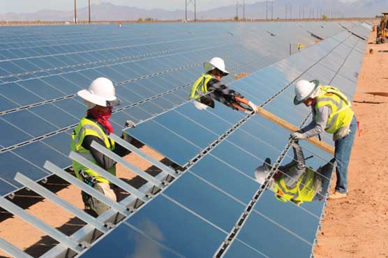US to finance four giant solar projects