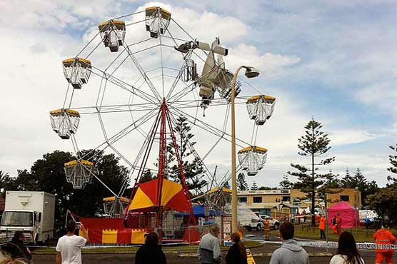 Children escape deaths as plane crashes into Ferris wheel