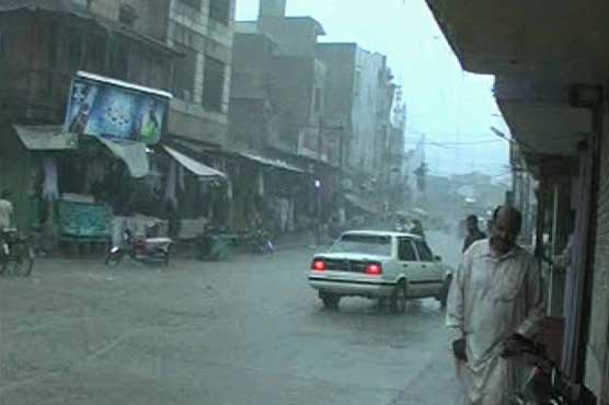 Intermittent rain continues in upper areas 
