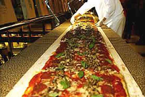 3.65 meters pizza prepared in China
