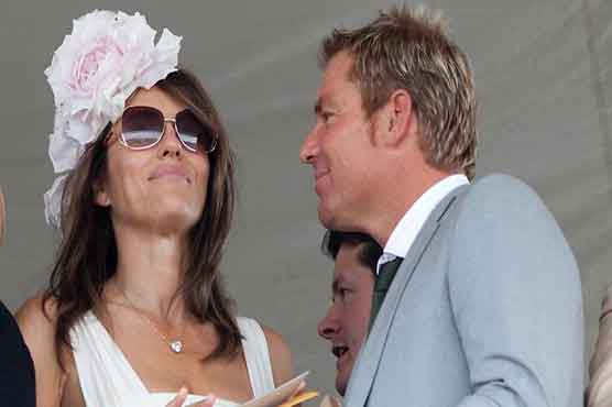 Hurley, Warne attend breast cancer awareness campaign