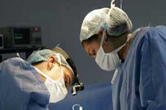 Pakistani doctor accused in US dies