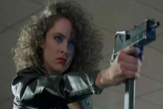 Woman pulls gun on delivery drives over late package