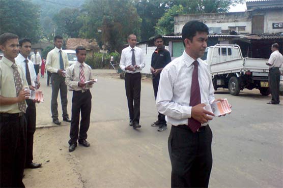 Islamia College Railways Roads students join anti-dengue campaign