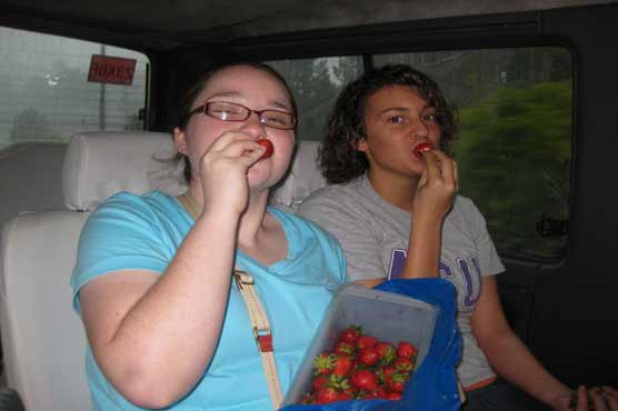 Eating strawberries may help prevent esophageal cancer