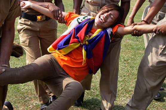 Indian police detain Tibetans outside China embassy
