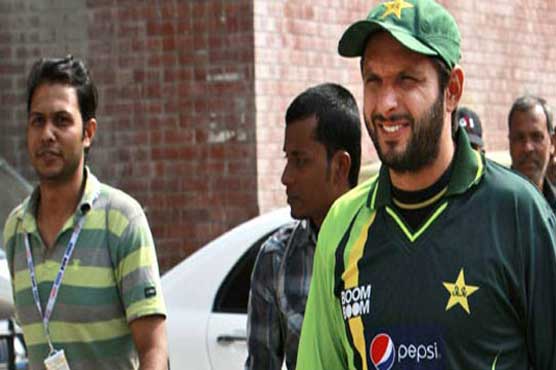 'Pak cricketers wanted to lose match to damage Afridi'