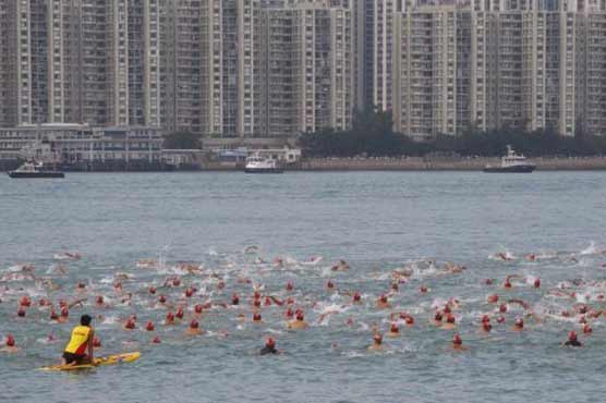 Hong Kong: Victoria Harbour filled with swimmers