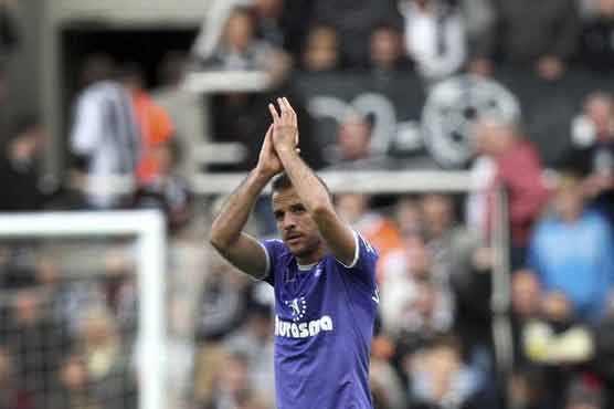 Arsenal win, Tottenham held in Premier League