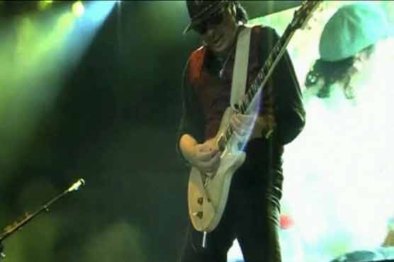 Guitarist Santana performs in Mexico after 23 years