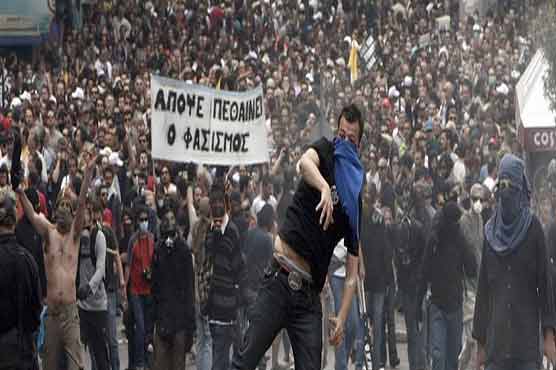 Strikes hit Greece as crisis enters decisive week