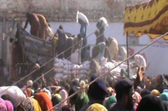 Shehdadpur: Nawazs relief goods looted