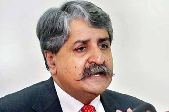 Naveed Qamar seeks to downplay IPPs issue