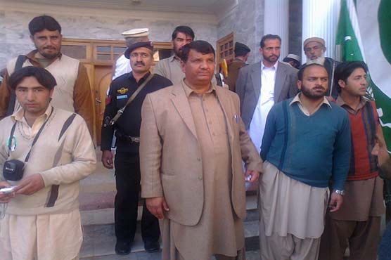  Stop drone attacks to win hearts, Muqam tells US
