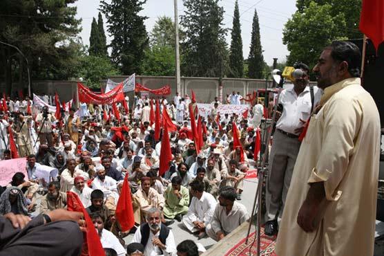 Railway workers stage protest in Quetta