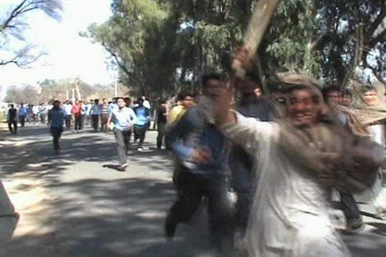 Mandi: students go violent over fellows death