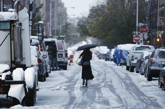 Snow smacks US Northeast; millions without power