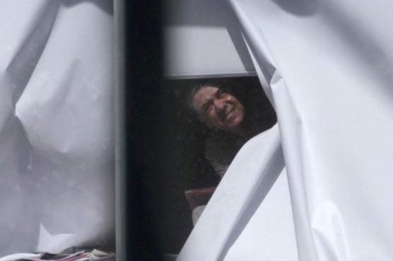 Australian man claims to have bomb in standoff