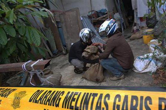 Starving dogs in Indonesia eat owner