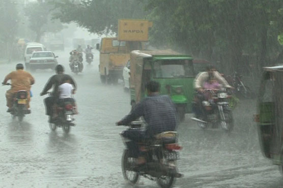 Lahore: Rains turn weather pleasant, but lower areas inundated