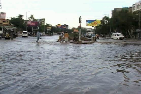 Karachi: Rainwater inundates low lying areas