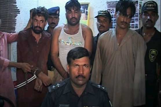 Karachi: Police arrested three dacoits