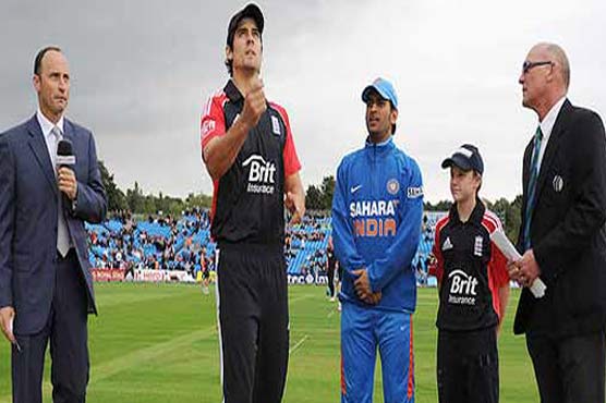 England wins toss, chooses to bowl first against India