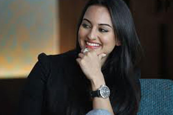 Sonakshi prefers Shahid over Ranveer