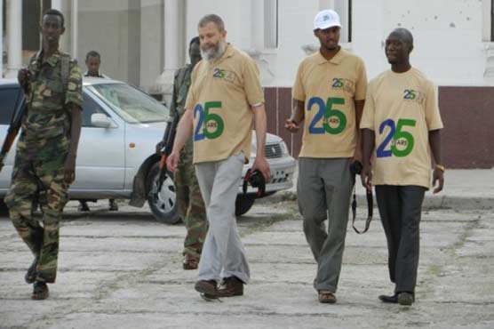 Somalia bans foreign aid workers from rebel areas