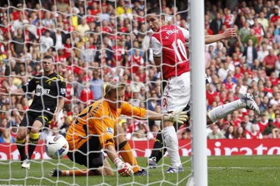 Man U drop first points, City beats Everton 2-0