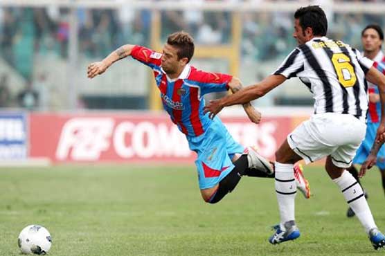 Unbeaten Juventus reclaims Serie A lead