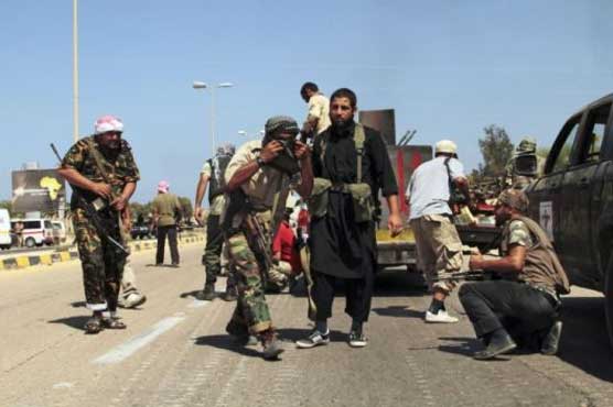Gaddafi gunmen cross border from Algeria to Libya