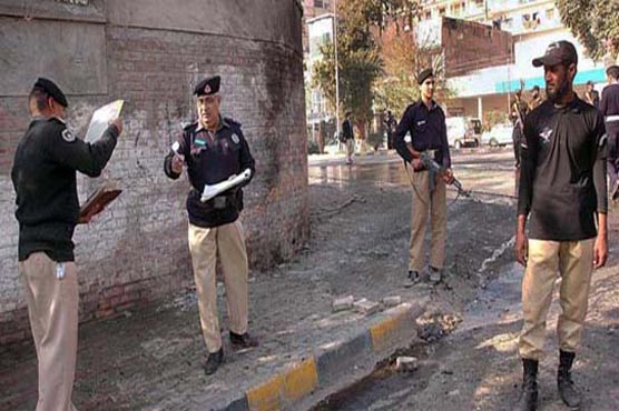 Militants open fire on police van; one cop killed