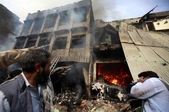 2 killed, dozens injured in car bomb blast in Iraq