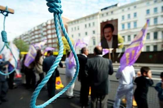 Iran hangs three convected drug trafickers: media