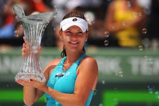 Sharapova loses in Key Biscayne final to Radwanska